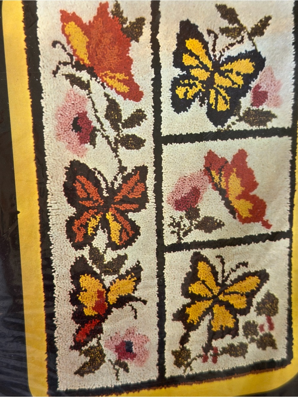 Sultana Latch hook Rug Butterfly Hutch Wall Hanging kit 26x40 new in package - Picture 4 of 8